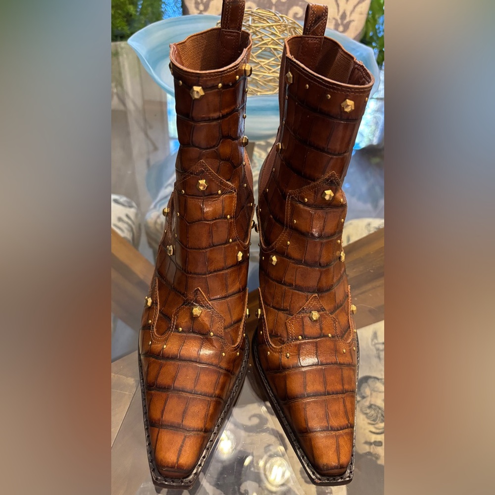 Vince Camuto Norley Chelsea Boot Size 9